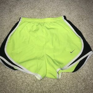 💛BRAND NEW YELLOW NIKE RUNNING SHORTS💛